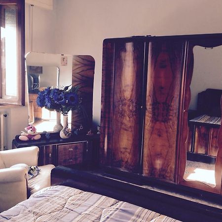 Stanza Bellaria Hotel Pontedera Buitenkant foto