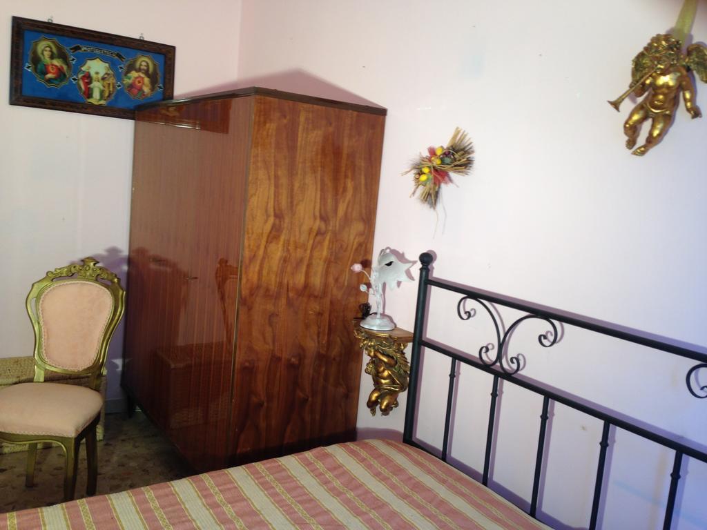 Stanza Bellaria Hotel Pontedera Kamer foto