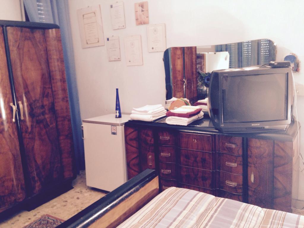 Stanza Bellaria Hotel Pontedera Kamer foto