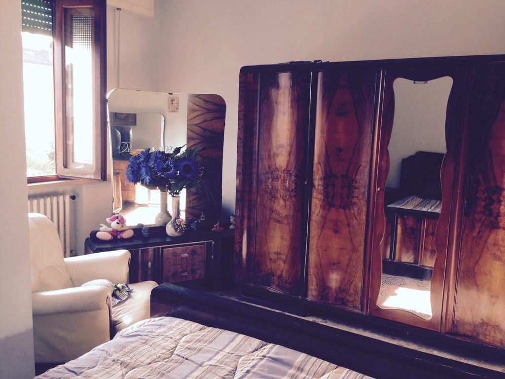 Stanza Bellaria Hotel Pontedera Buitenkant foto